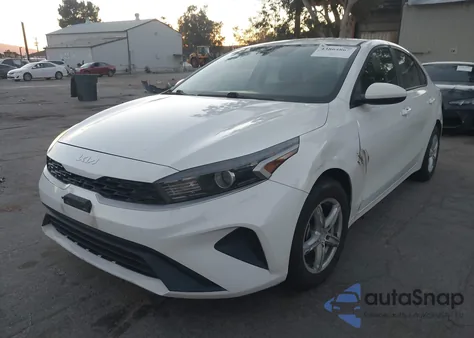 2022 Kia Forte Fe z USA, uszkodzony, nr VIN 3KPF24AD8NE447803